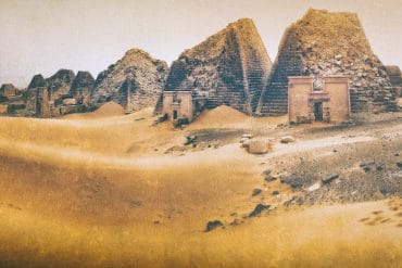 pyramids-of-sudan-in-sand-art-by-michael-robert-powell