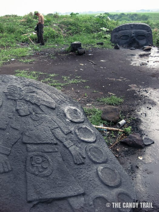 giant stone head of el baul guatemala and ancient pipil ruins