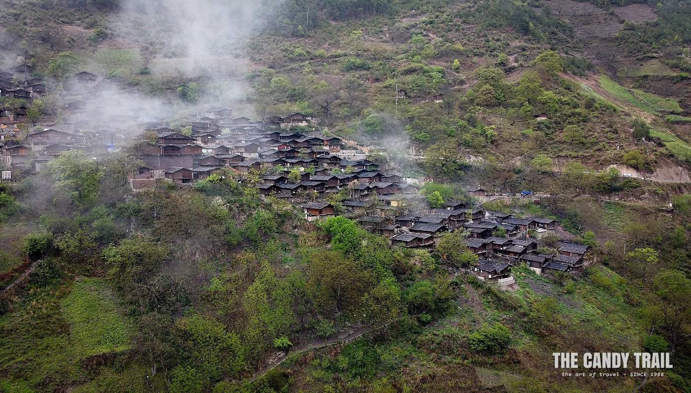 Tong Le - Lisu Minority Village amid clouds of Yunnan province china