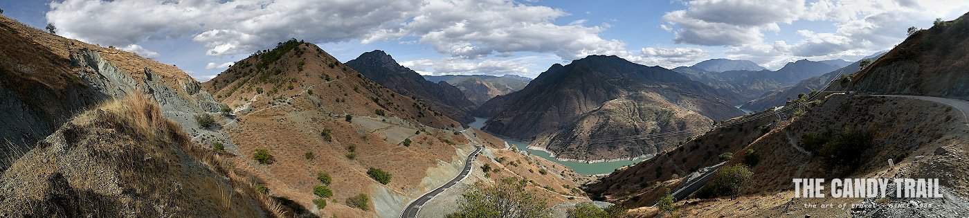 traveling the mountains of yunnan Sanjiang Kou river canyon