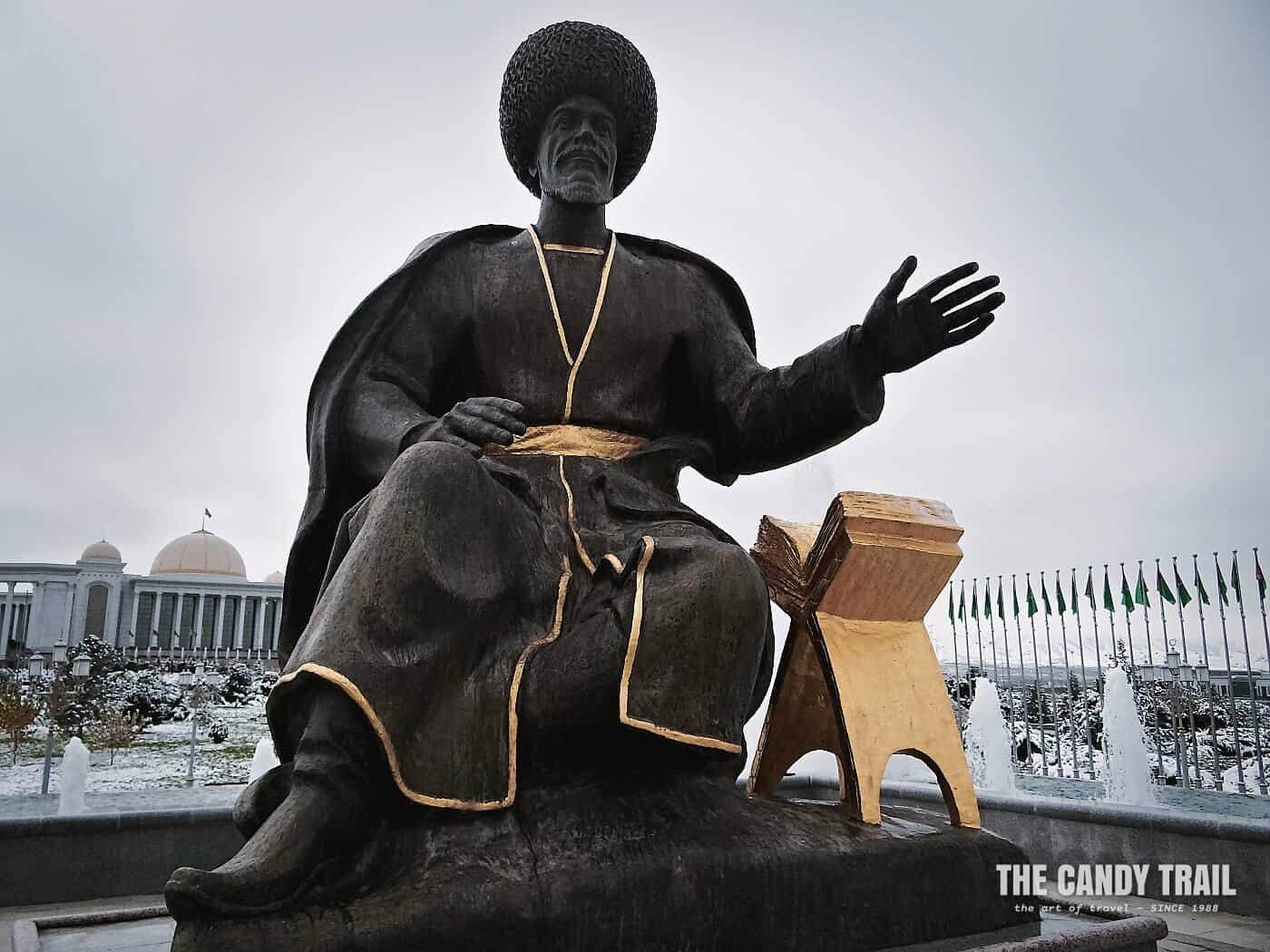 turkmen statue