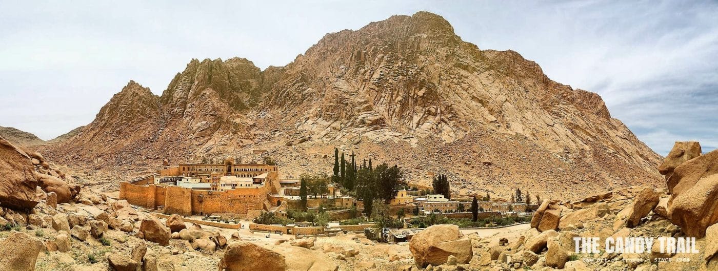 hiking-mount-sinai-egypt-monastery-panorama