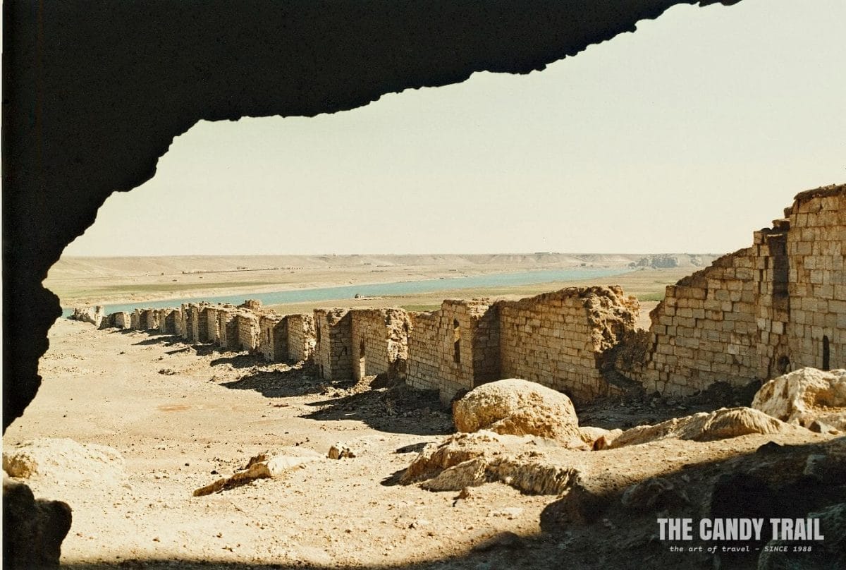 Long crumbling walls of Halabiye fortess on the Euphretes River in the deserts of Western Syria - 1989.