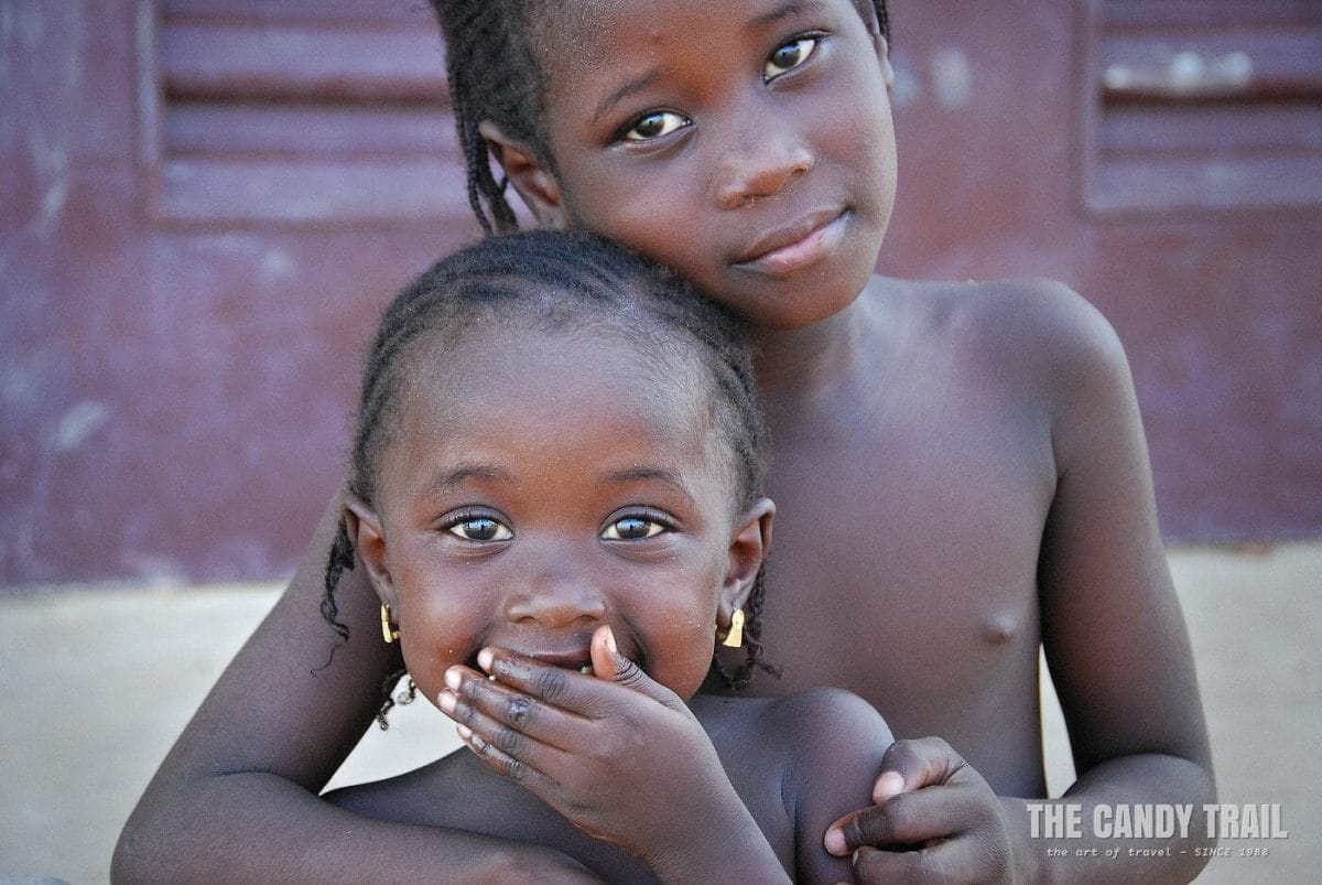 young girls pose djenne mali