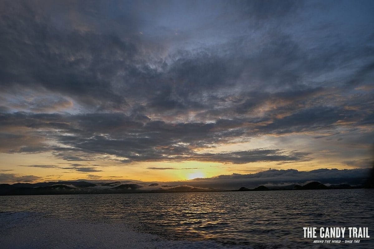 komodo islands trip sunrise